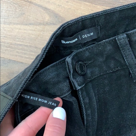 Black distressed mom jeans, worn once EUC - Picture 3 of 4